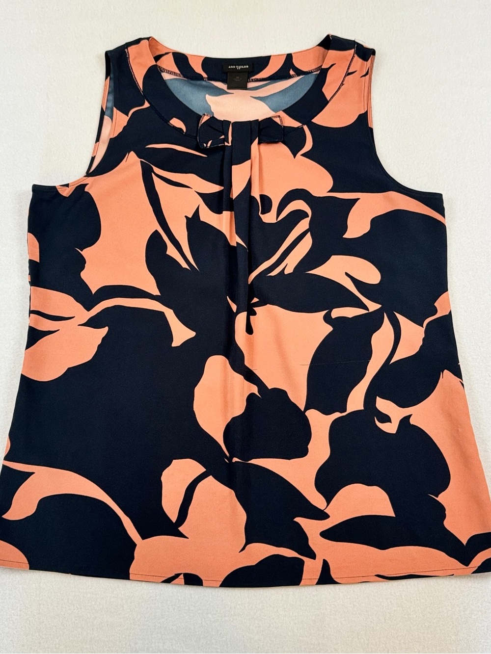 Ann Taylor Navy Blue Peach Floral Sleeveless Bow Neck Blouse Shell Medium